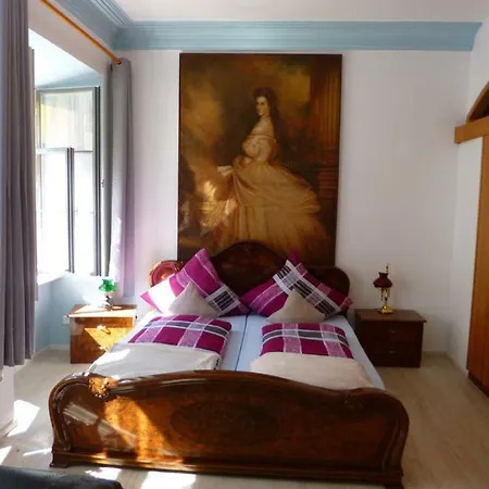 Lucky Sissi Apartment *